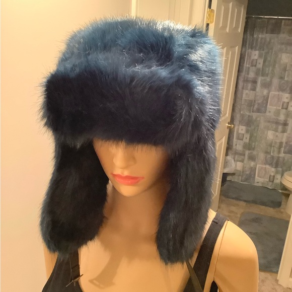 Fabulous Furs Women's Blue Faux Fur Trapper Hat - Picture 3 of 13